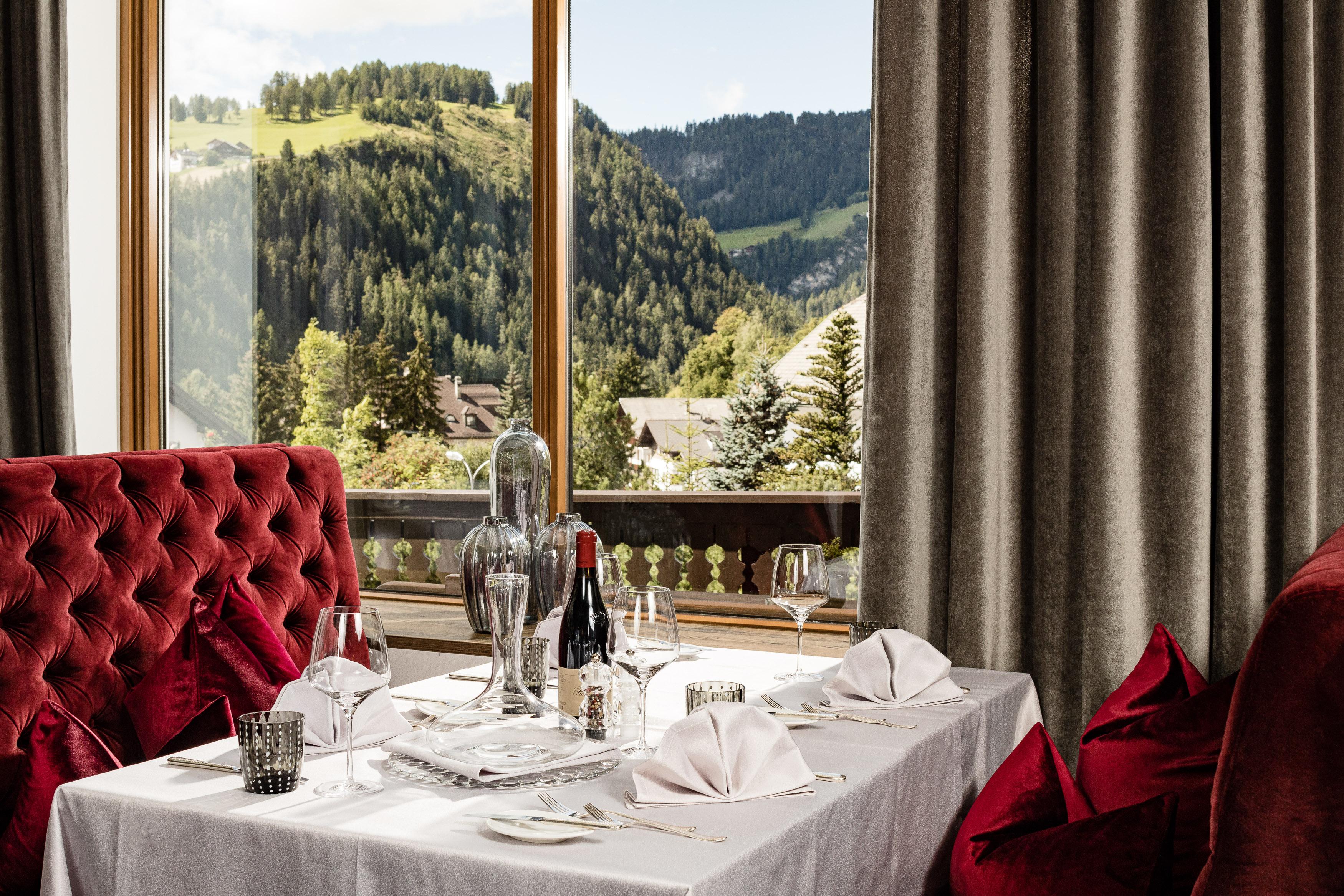 Grand Hotel Wolkenstein Selva di Val Gardena Bagian luar foto